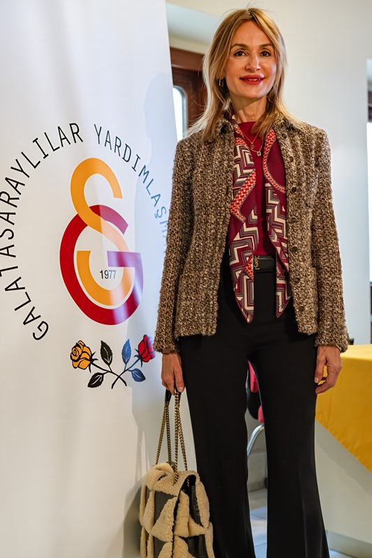 Ressam ve �air Tevfik Fikret� Kitab� GS. Üniversitesi Kültür ve Sanat Merkezindeki Galatasaray Müzesi�nde Tan�t�ld�